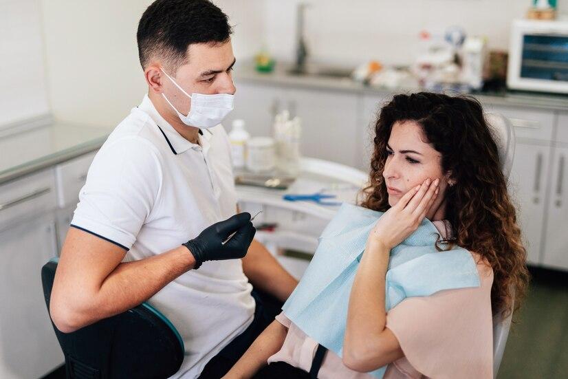 Tooth Pain :Endodontist Vs. Periodontist - Who Can Help?